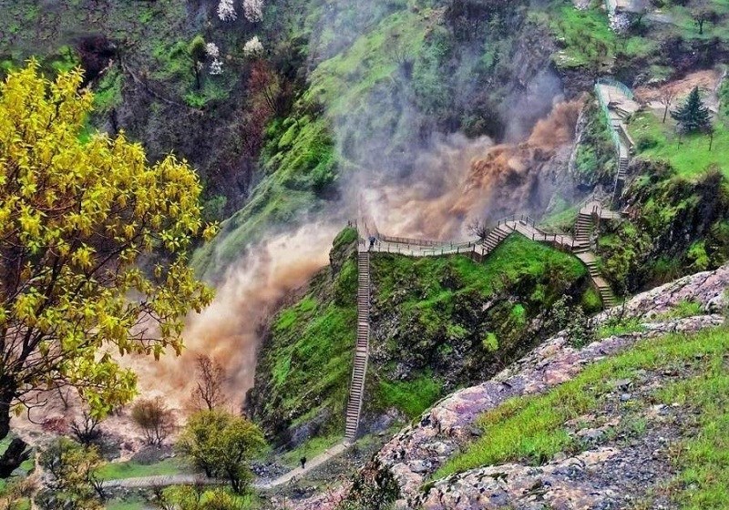 آبشار شلماش و مسیر دسترسی به آن